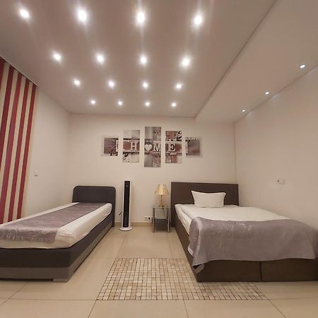 Gemuetliches J&L Apartment Nahe Des Hauptbahnhofes บาเดน-บาเดน ภายนอก รูปภาพ